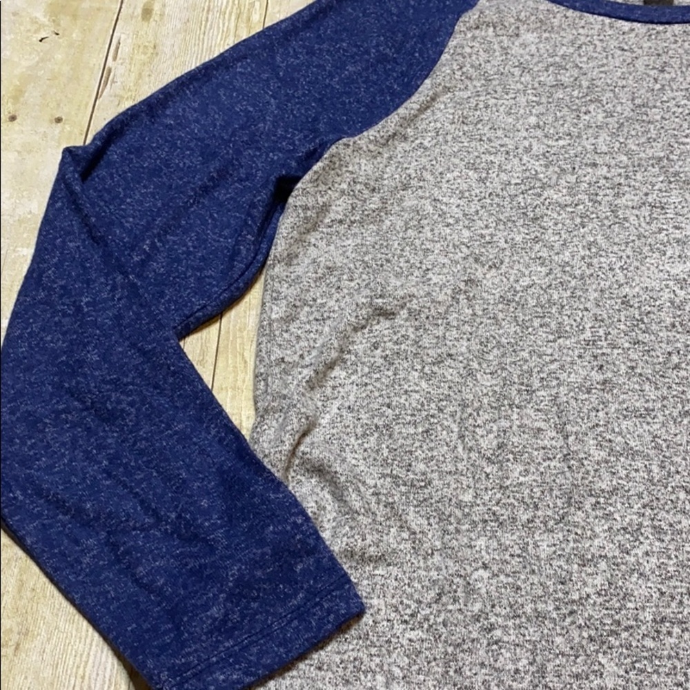 Old Navy Top - Picture 3 of 4